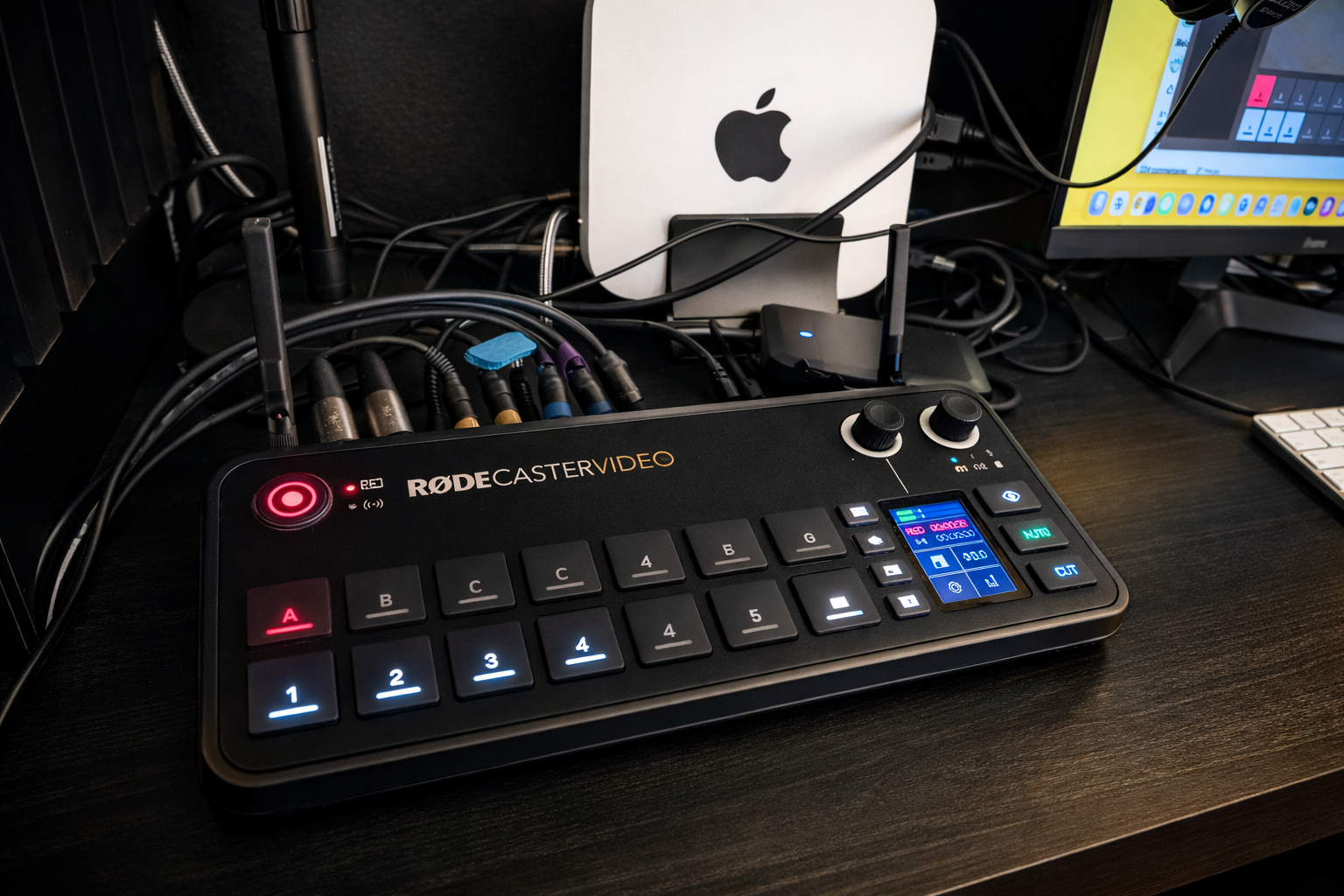 1x Rode CasterVideo